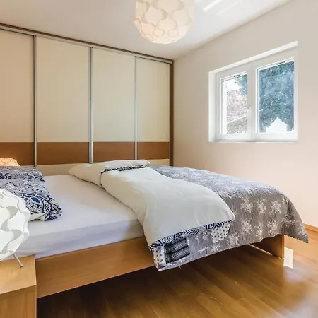 بيت للعطل 1 Bedroom Cozy In بيروغ